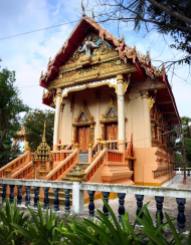Wat Plai Laem (5)